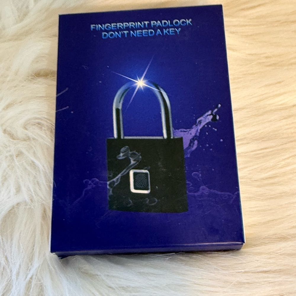 Source Unknown Fingerprint Padlock Black and Silver